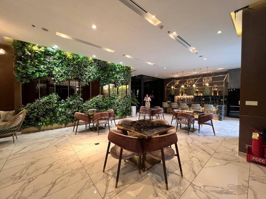 Luxury In Zenity District 1 * TP. Hồ Chí Minh
